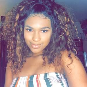 Meet your Posher, Desirae